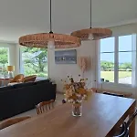 Vakantiehuis La Grange Des Pres, Chaumiere 8 Personnes Vue Mer!