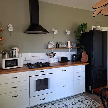 La Grange Des Prés, Thatched For 8 People With Sea View!