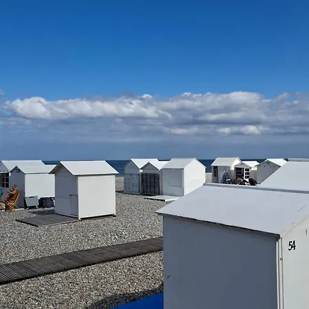 Casa vacanze La Grange Des Prés, Thatched For 8 People With Sea View!